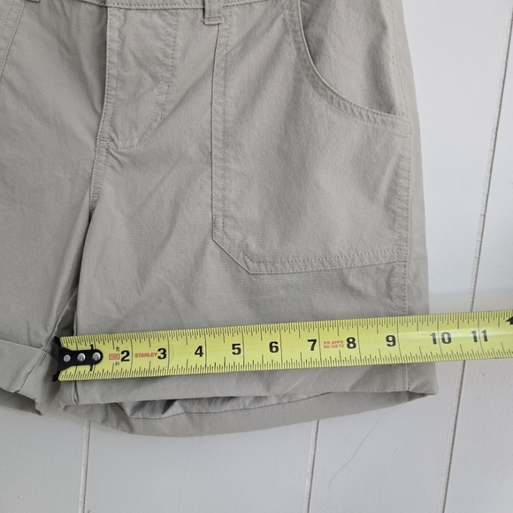 The North Face Women's Beige Cargo Shorts-Size 4 - Picture 6 of 8